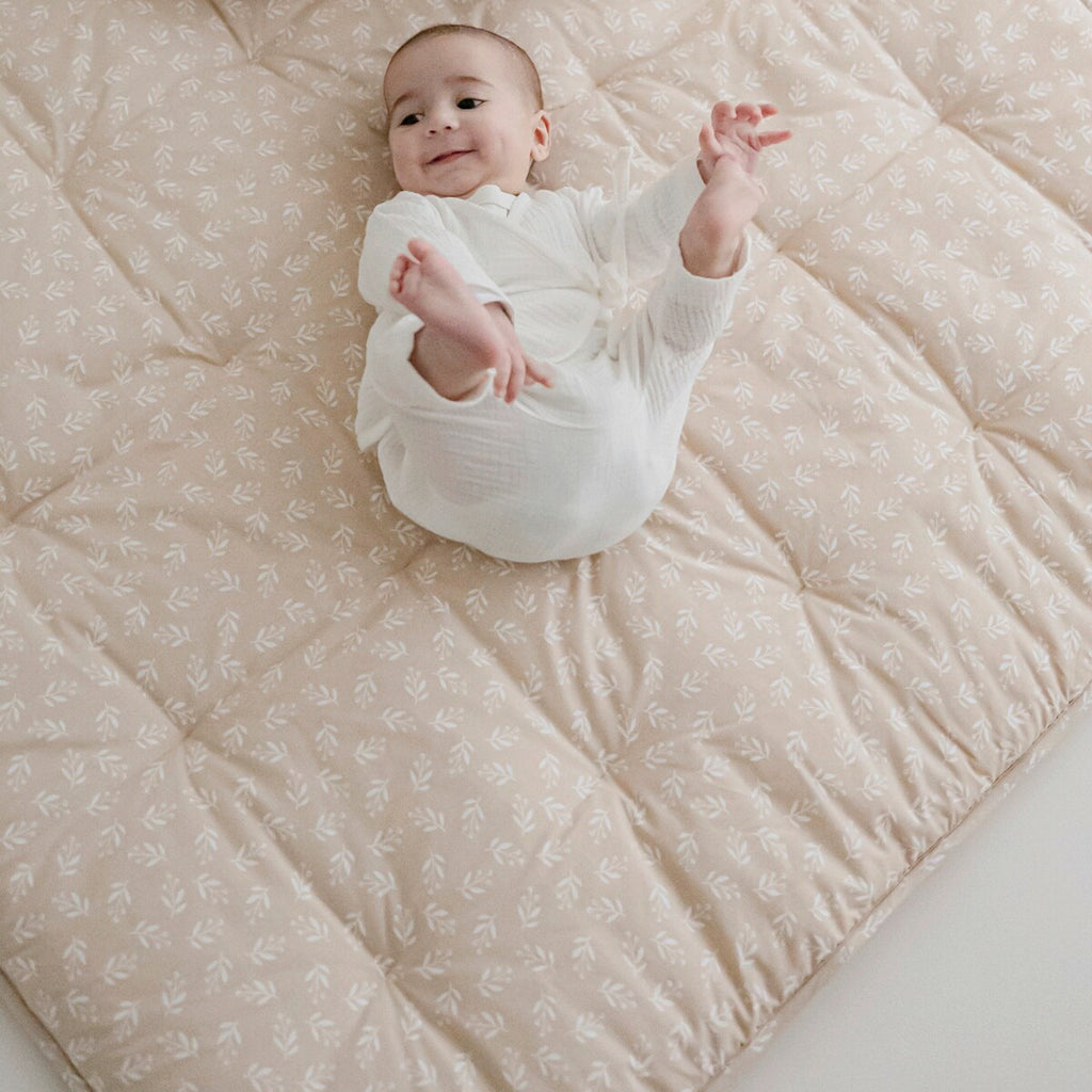 Krableteppe 120x120 cm økologisk bomull med trykk - Emma & Noah