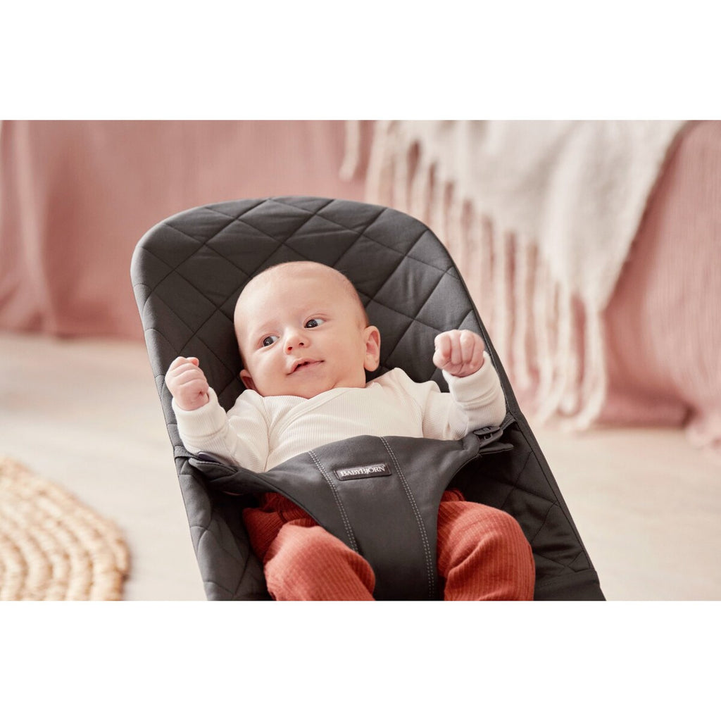 Babyvipp Bliss vevet stoff med lekebøyle fra fødsel til 2 år - BabyBjörn
