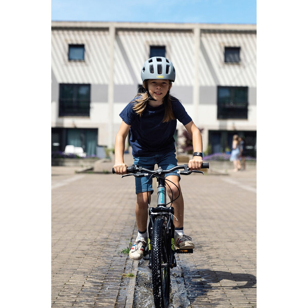 Sykkelhjelm Youn-I 2.0 med LED-baklys for ungdom - ABUS