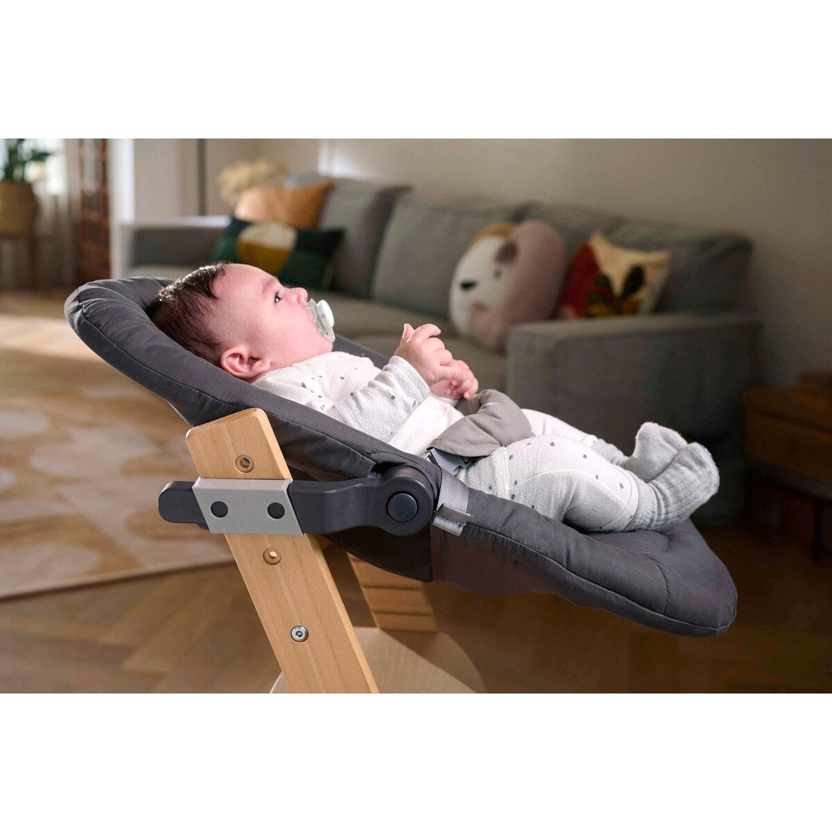 2-i-1 babyvipp for barnestol Timba med justerbare liggeposisjoner