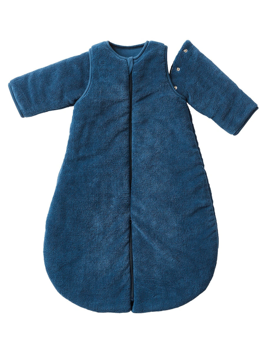 2-i-1 sovepose og overall for baby, mikrofiber, TOG 3 montert på baby