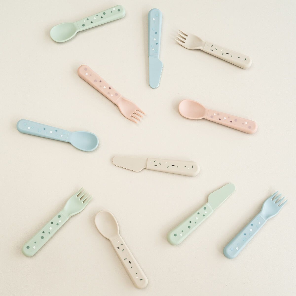 3-delt bestikksett Foodie Happy Dots i blått i oppvaskmaskin