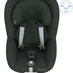 Familie som bruker 3-i-1 bilstolpakke Pearl 360 Pro + Pebble 360 Pro Green