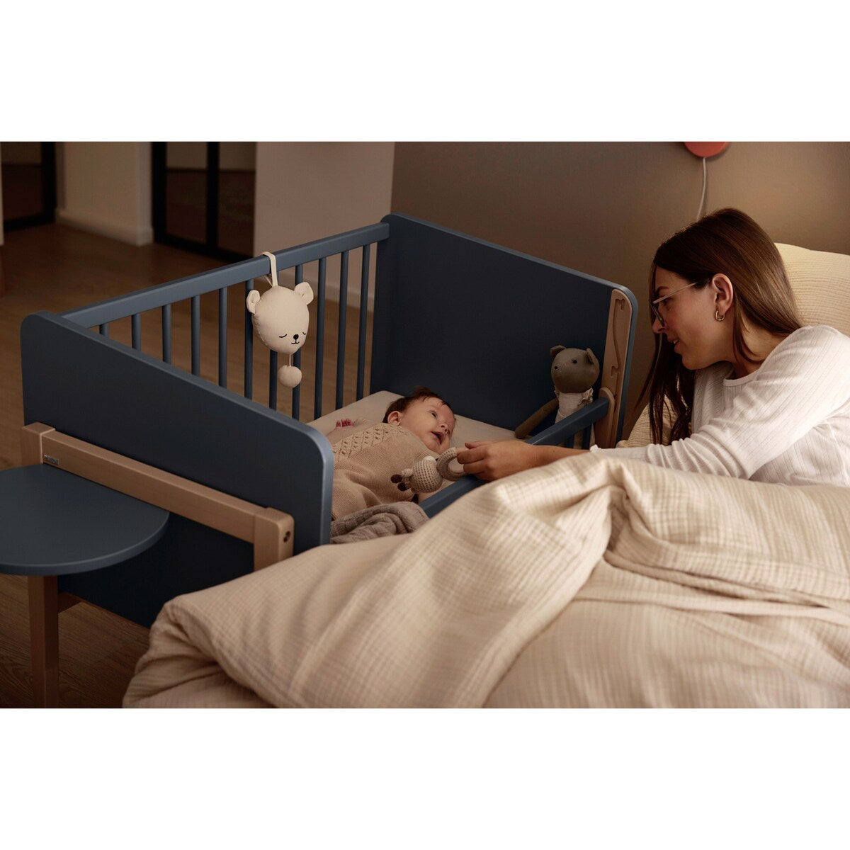 Bedside crib Little Cloud massivtre 90x50 cm liggeplass - PAIDI