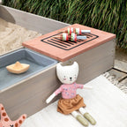 Sandkasse Wild 120x120x20 cm med tildekking i sypresstre - MUDDY BUDDY