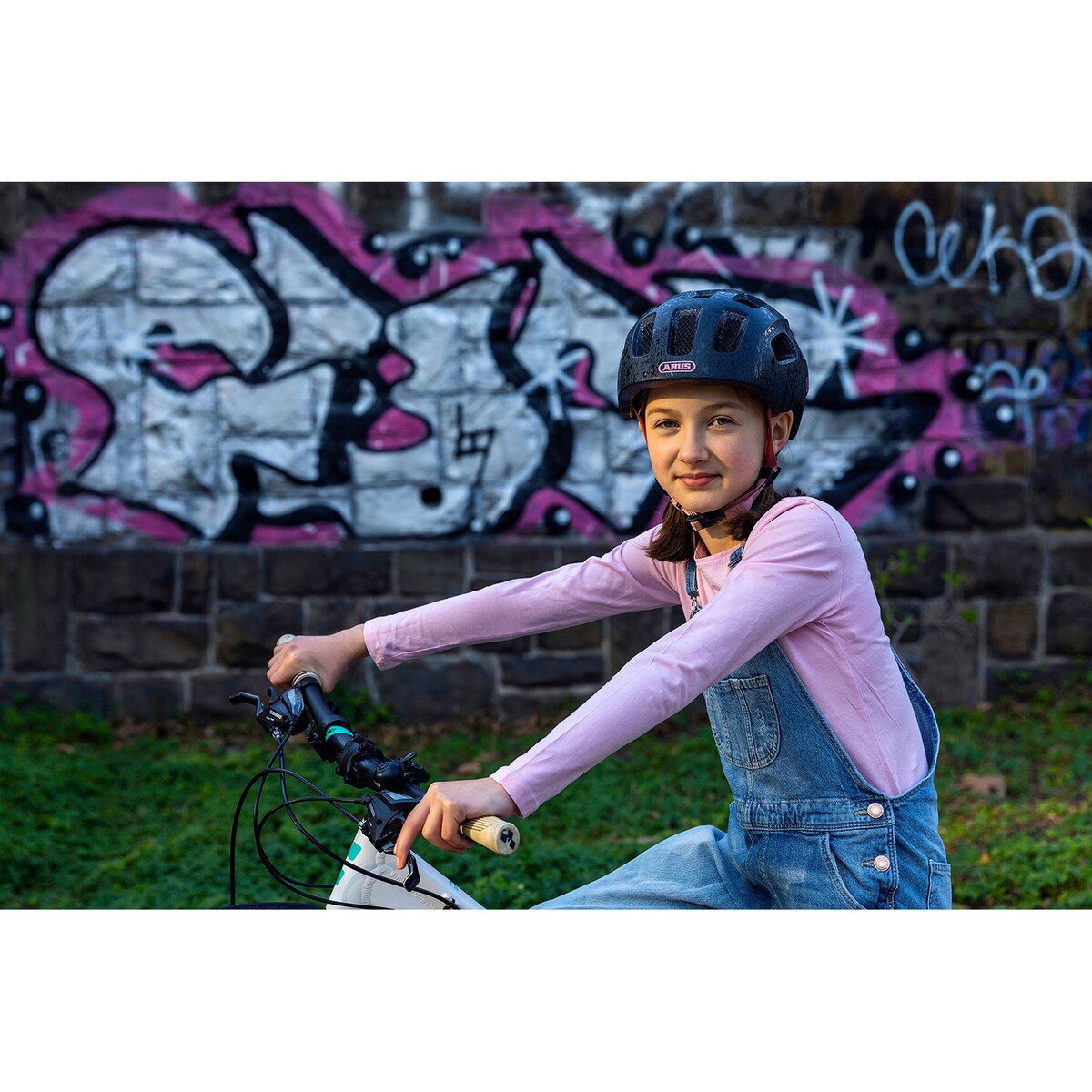 Sykkelhjelm Youn-I 2.0 med LED-baklys for ungdom - ABUS