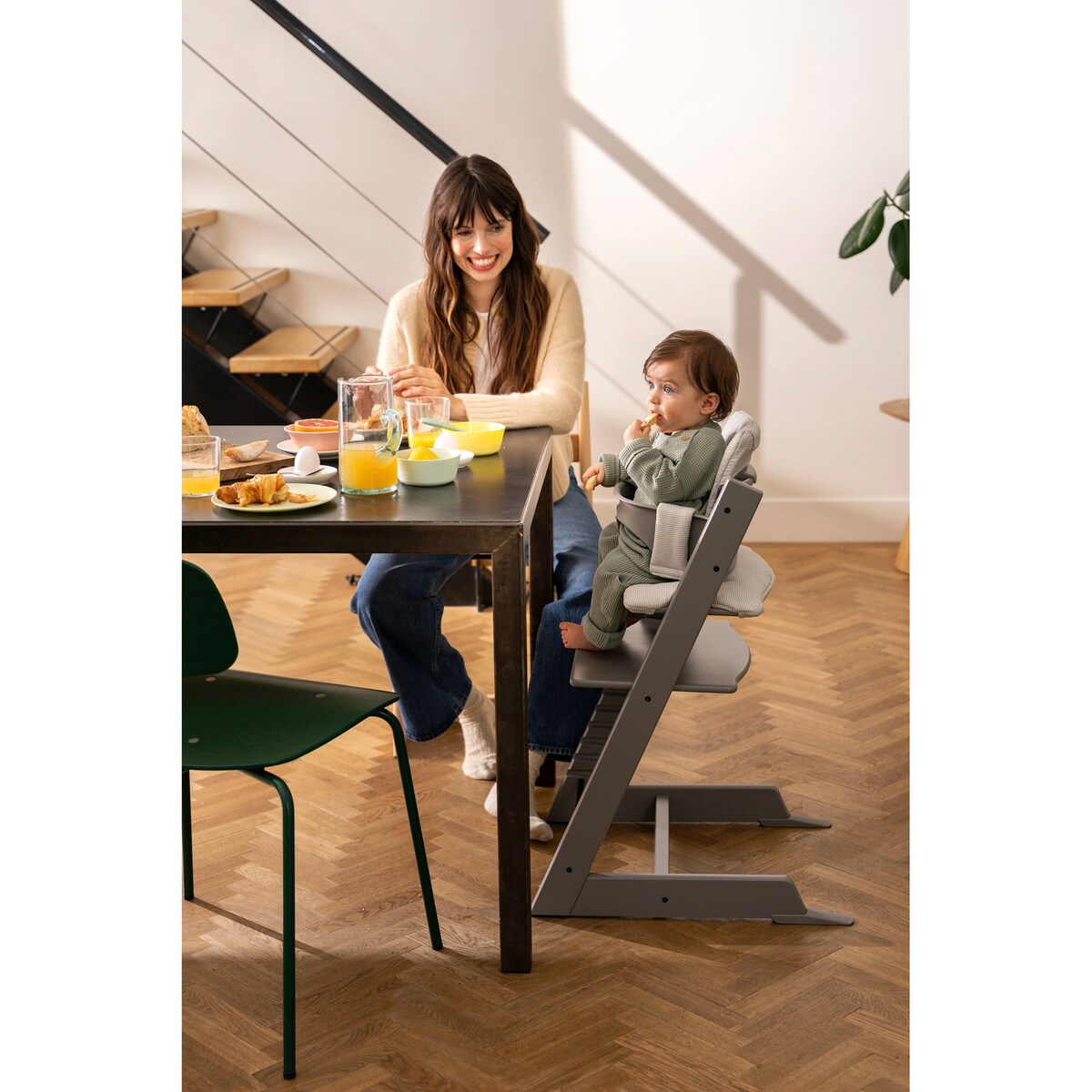 Tripp Trapp barnestol med sitepute Nordic Grey og babysett - Stokke