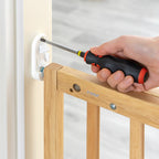 Dør- og trappegrind skrumontering 63-106 cm høyde 75 cm - reer