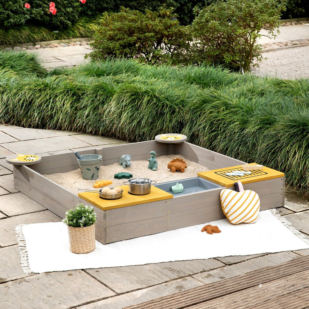 Sandkasse Wild 120x120x20 cm med tildekking i sypresstre - MUDDY BUDDY