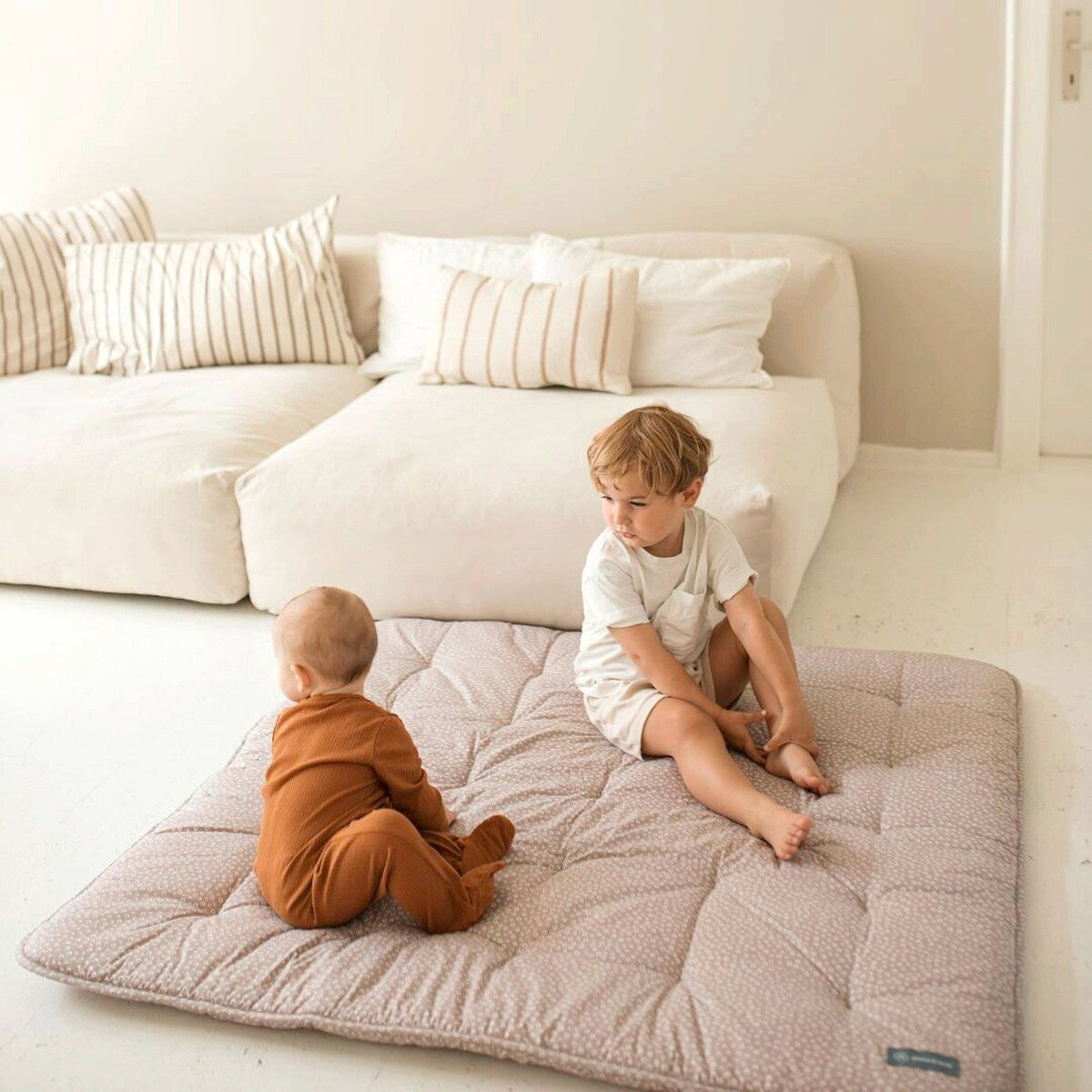 Krableteppe 120x120 cm økologisk bomull med trykk - Emma & Noah