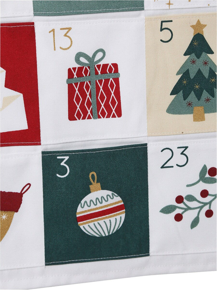 Montert Adventskalender i bomull med 24 lommer 90x40 cm på vegg