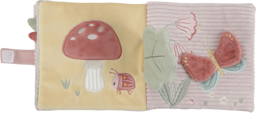 Nærbilde av rangle i aktivitetsbok i stoff Fairy Garden rosa - Little Dutch