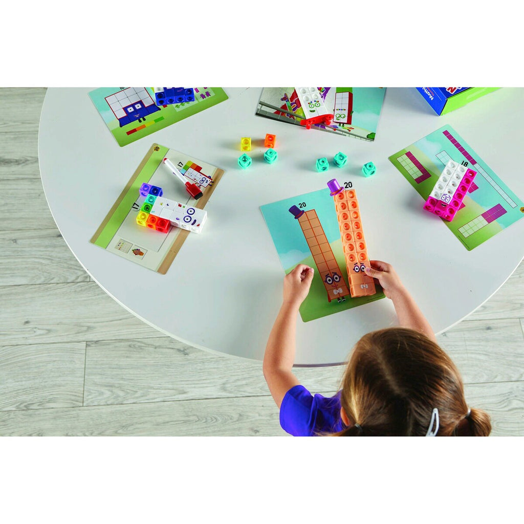 Nærbilde av karakterfigurer i Aktivitetssett MathLink Numberblocks 11-20