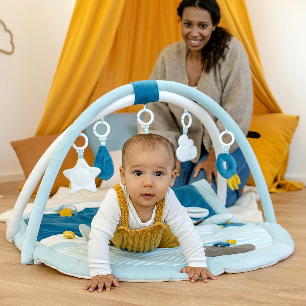 Aktivitetsstativ med 3D-lekematte Little Castle med fargerike bueelementer