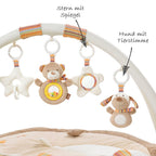 Detalj av leker på Aktivitetsteppe 3D Teddy Rainbow Fehn
