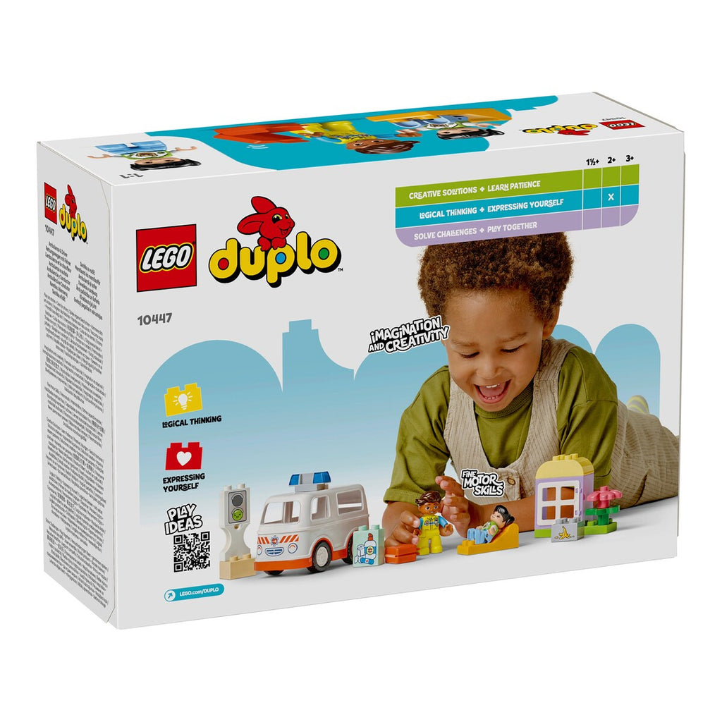 Nærbilde av figurer i Ambulanse med fører 10447 DUPLO