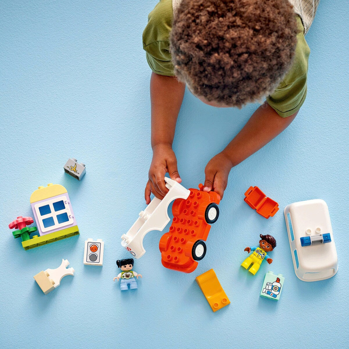 Detalj av Ambulanse med fører 10447 DUPLO tak