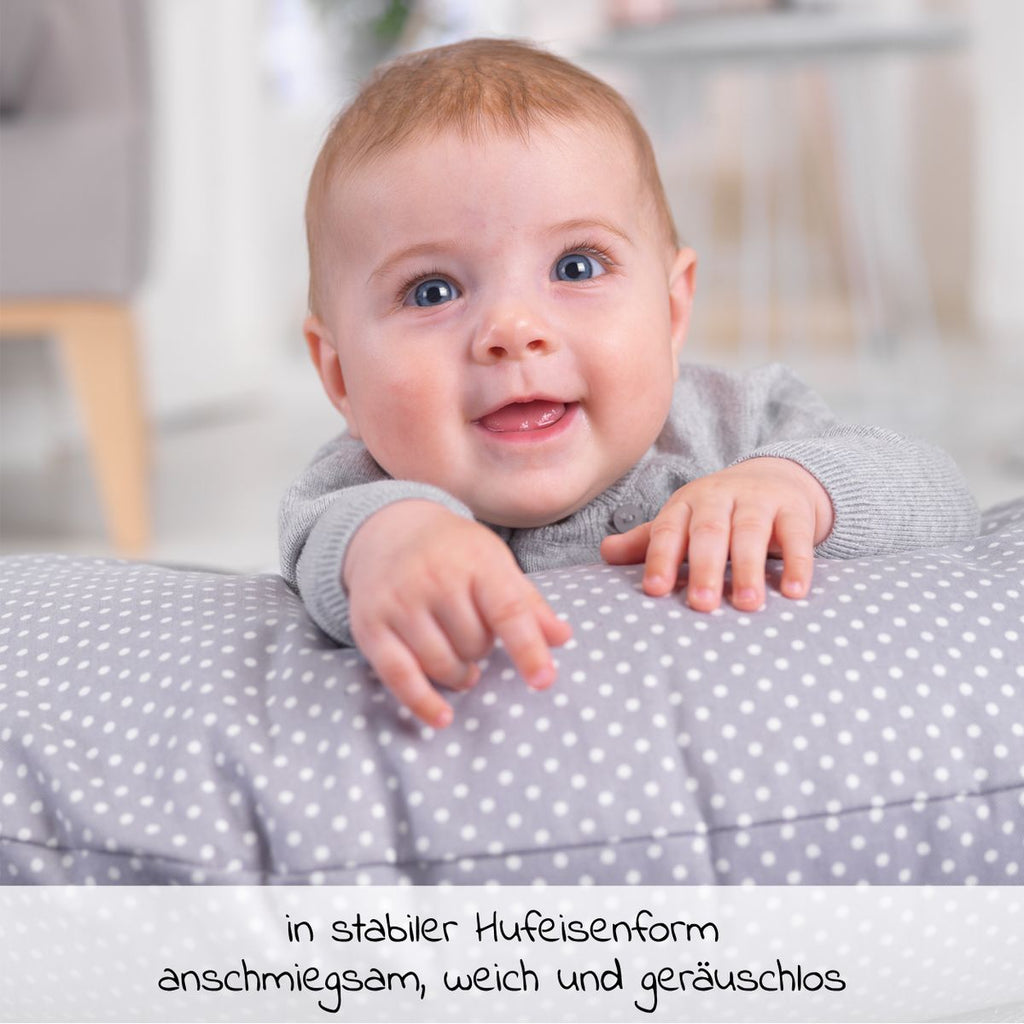 Detalj av trekk på Ammepute Das Wynnie med hulfiberfyll og trekk prikker grå