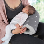 Ammerull med mikroperlefyll stjernehimmel grå i bruk med baby