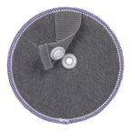 Detalj av anheng og patches for Unique skolesekk-sett