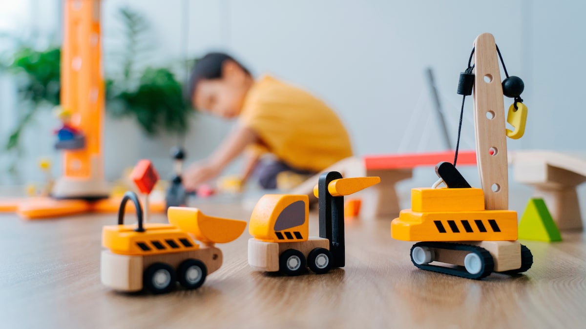 Anleggskjøretøy i tre sett 13 cm fra PlanToys bakside