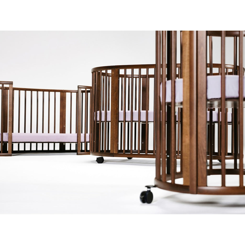 Sprinkelseng Sleepi med madrass og laken i økologisk bomull - Stokke