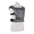 Bæresele Embrace Soft Air Mesh Washed Black forfra med baby