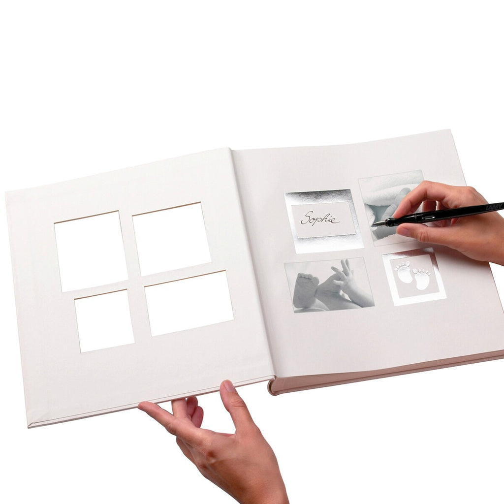 Babyalbum Little Foot bakside med detaljert design