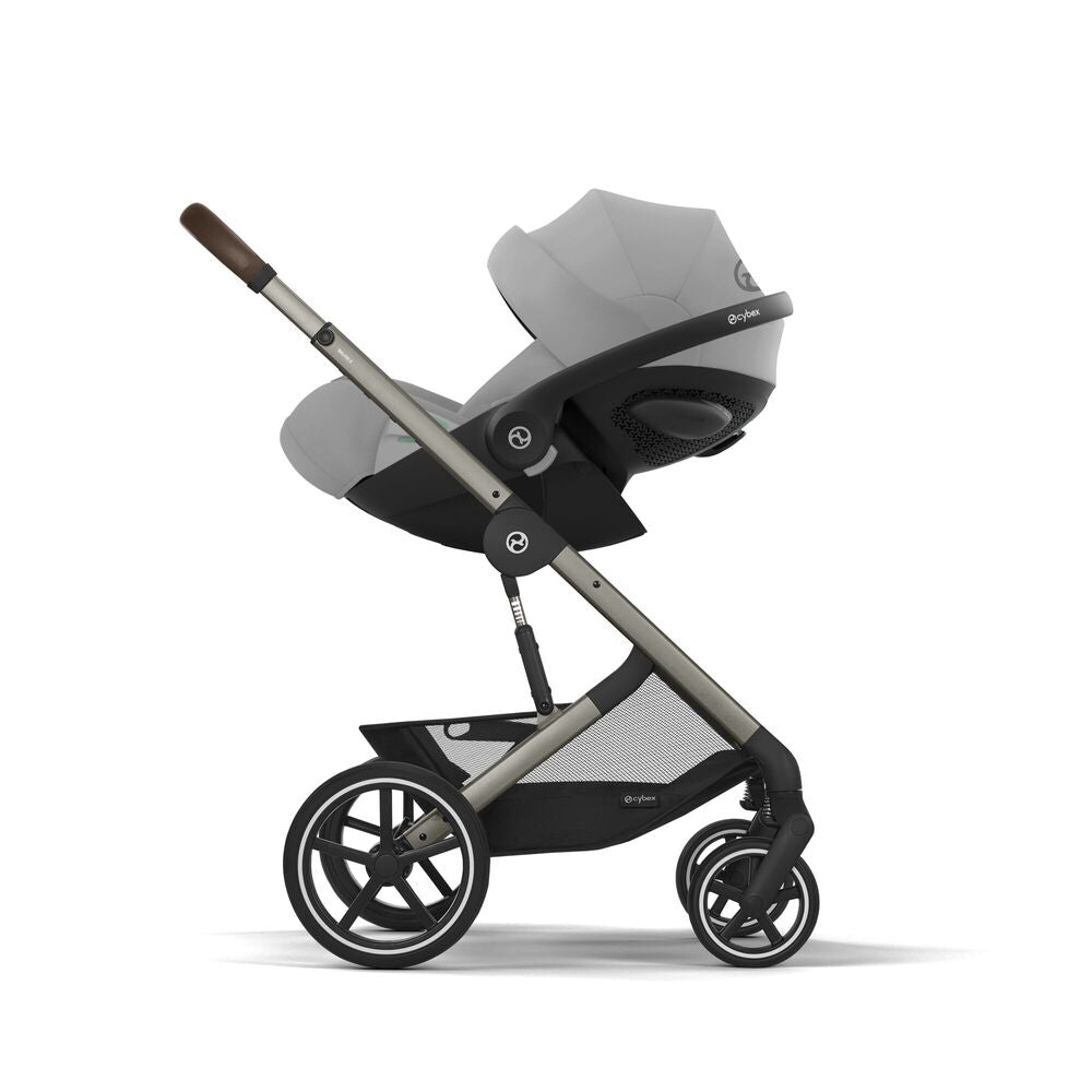 Babybilstol Cloud G i-Size Plus Stone Grey i bilsete