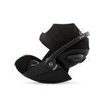 Nærbilde av sikkerhetsbelte på Babybilstol Cloud G3 Plus Moon Black