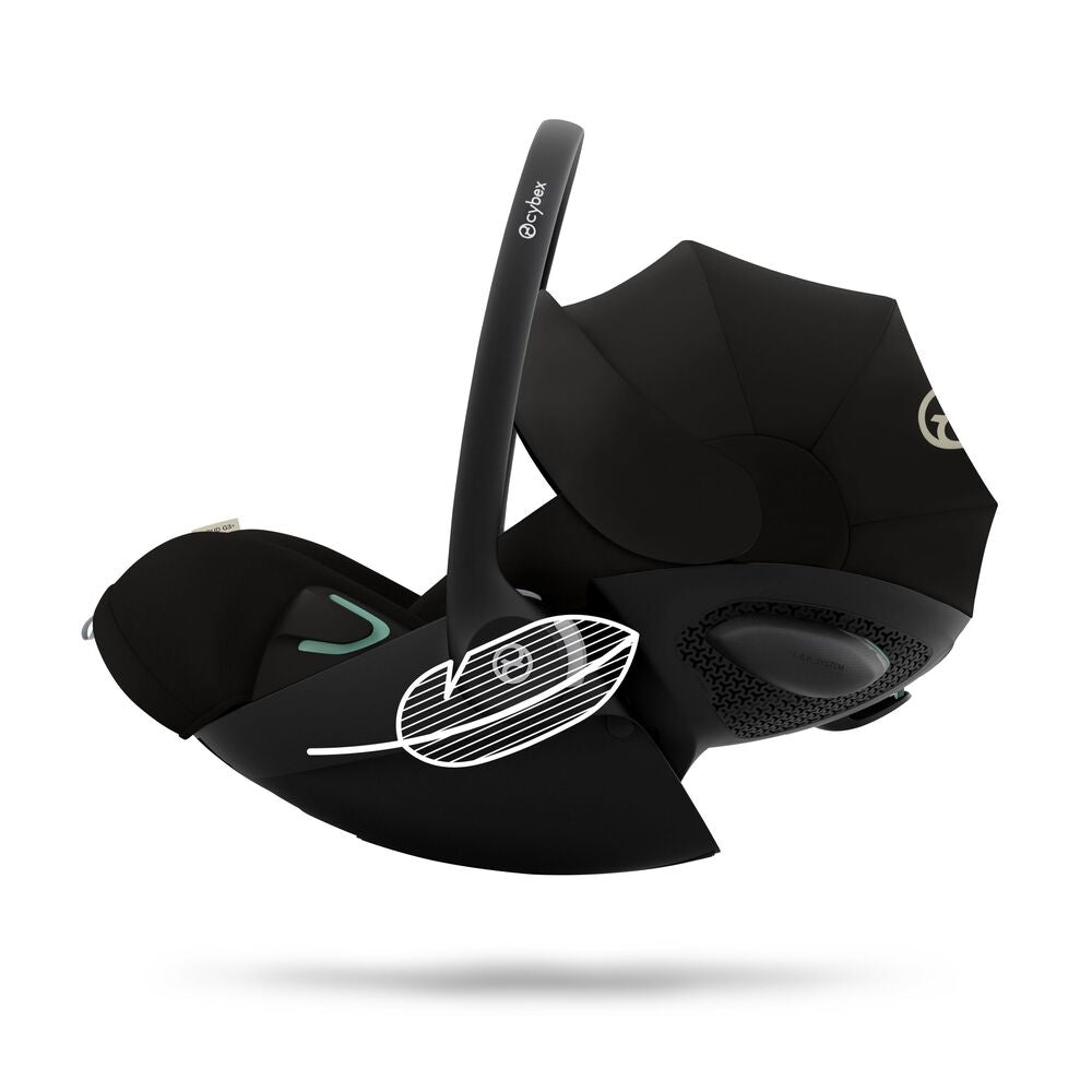 Babybilstol Cloud G3 Plus Moon Black og Base G3 sammenkoblet