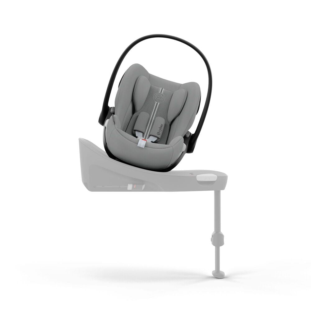 Montert Babybilstol Cloud G3 Plus Stone Grey i bil