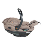 Montert Babybilstol Go Beyond² 40-87 cm Dark Sand SoftBreeze i bil