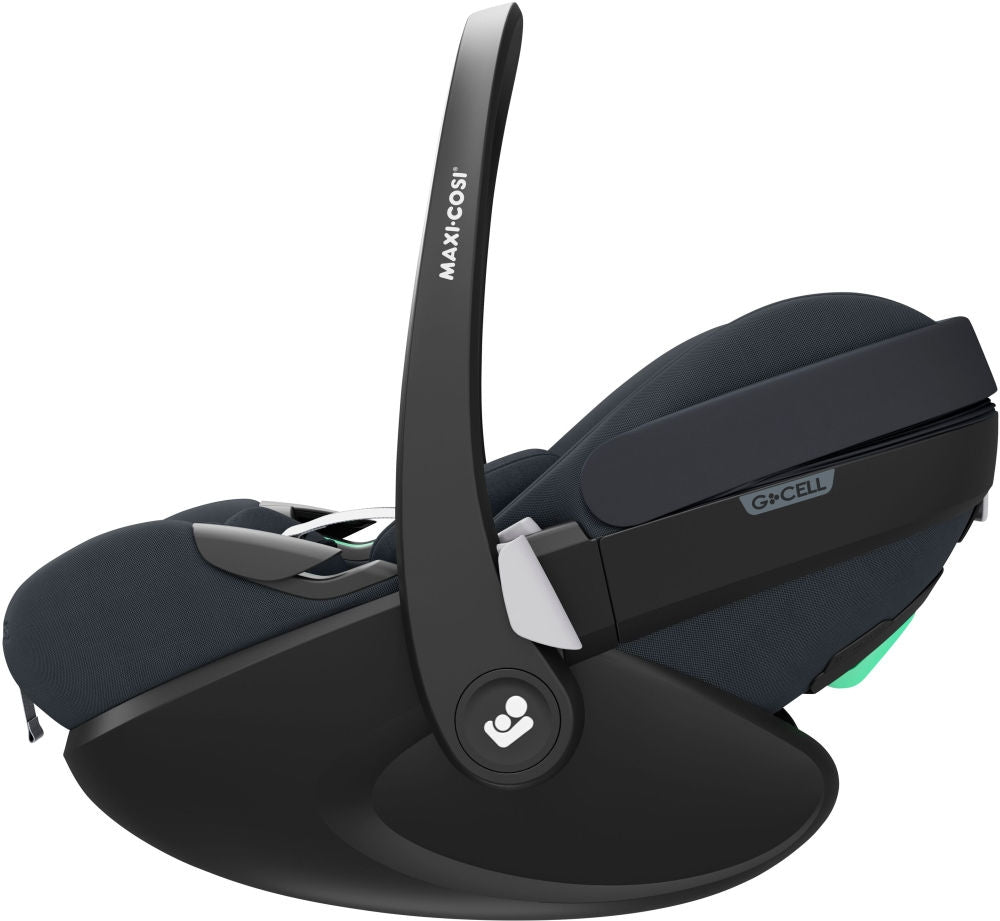 Montert Babybilstol Pebble 360 Pro i bil med FamilyFix 360 Pro base