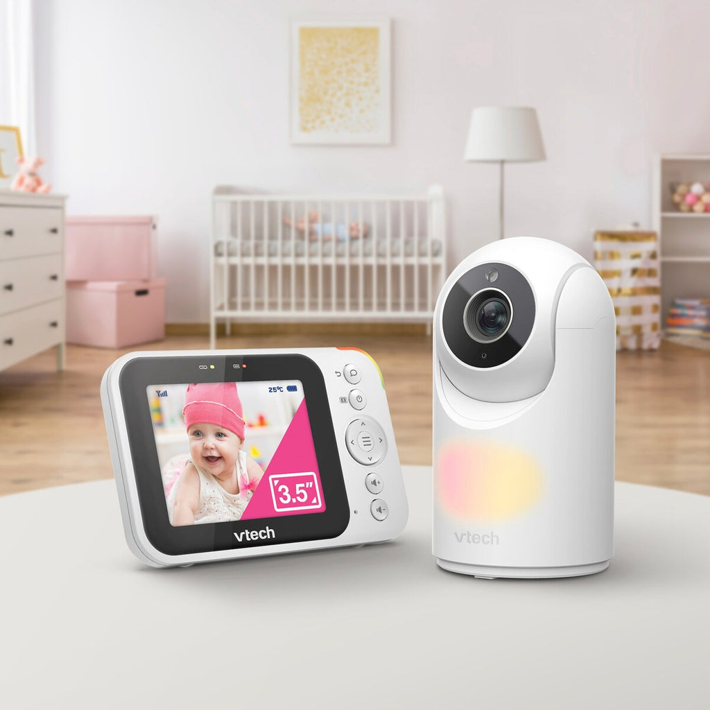 Montert Babycall med kamera VM4263 3,5" LCD rekkevidde 300 m i bruk