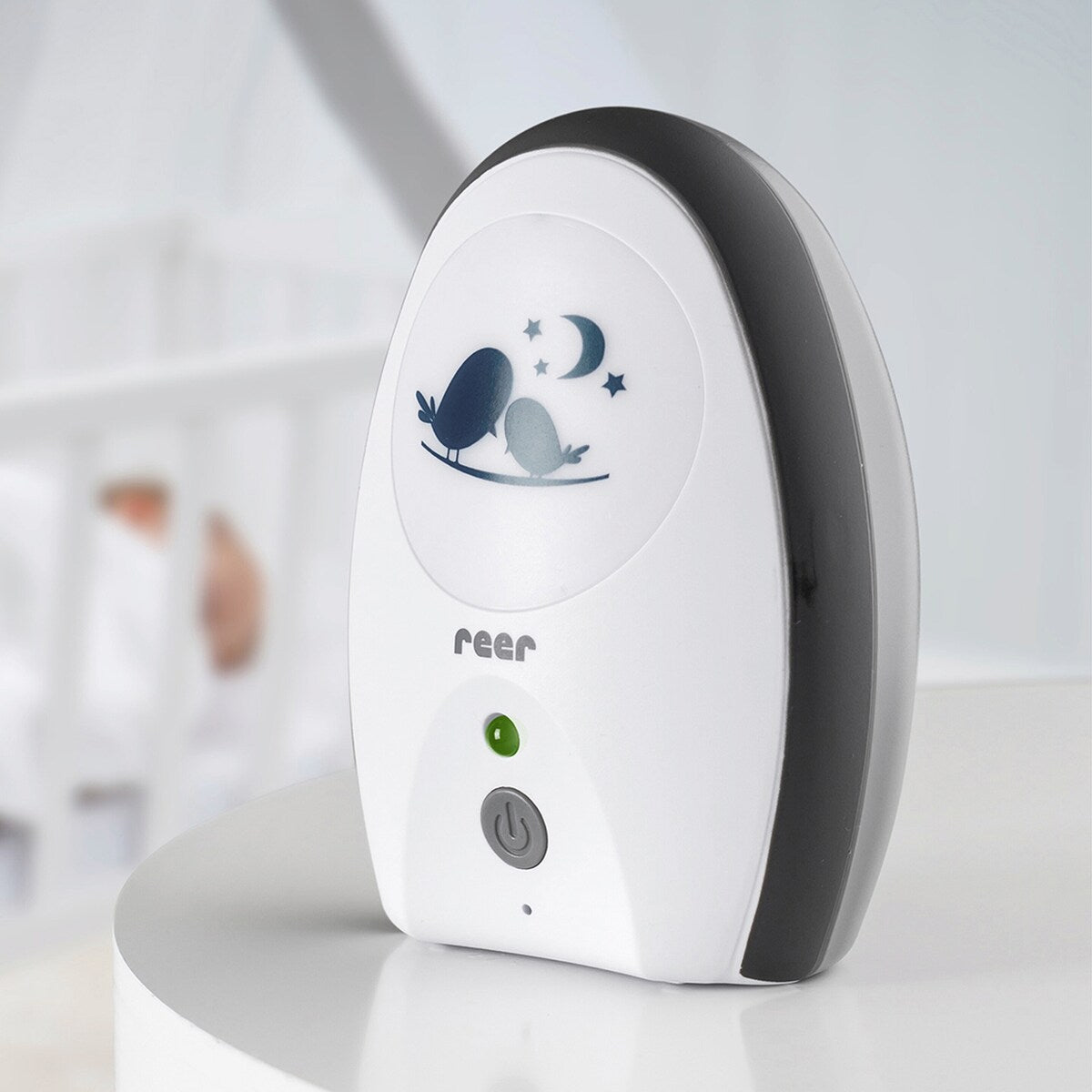 Visning av rekkeviddeindikator på Babycall Rigi Digital med nattlys