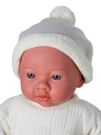 Nærbilde av Babydukke 40 cm med ekstra vekt og strikket pyjamas ansikt