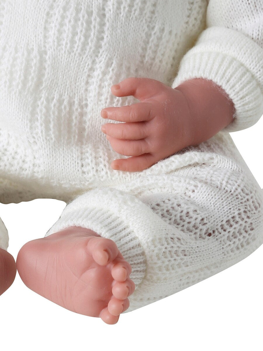 Babydukke 40 cm med ekstra vekt og strikket pyjamas med avtakbar lue