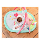 Nærbilde av mykt materiale på Babygym med 3D-aktivitetsteppe Aiko & Yuki