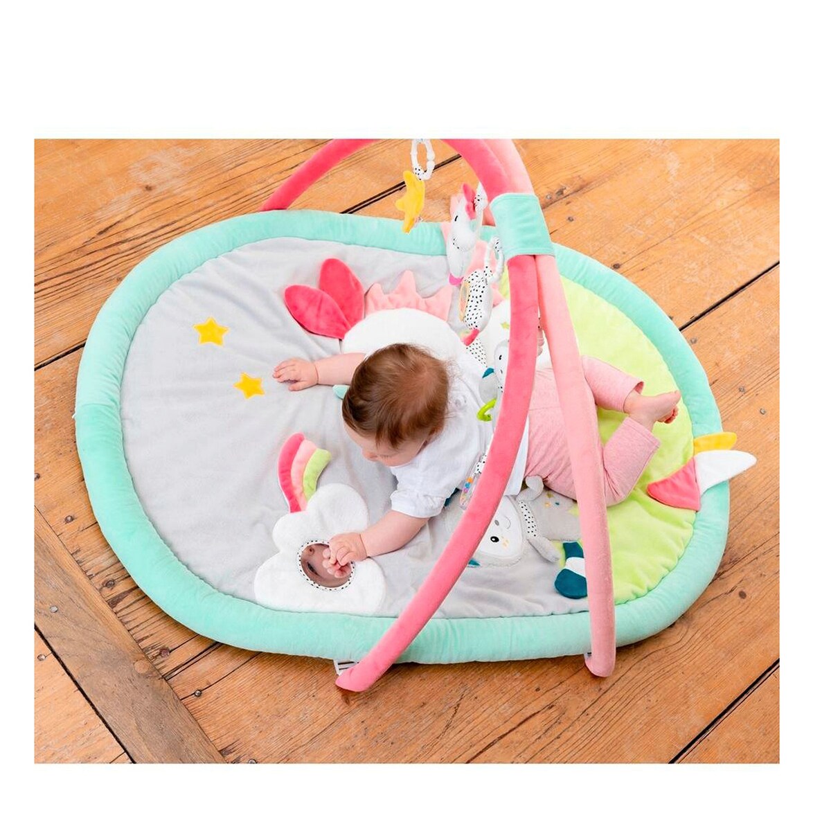 Nærbilde av mykt materiale på Babygym med 3D-aktivitetsteppe Aiko & Yuki