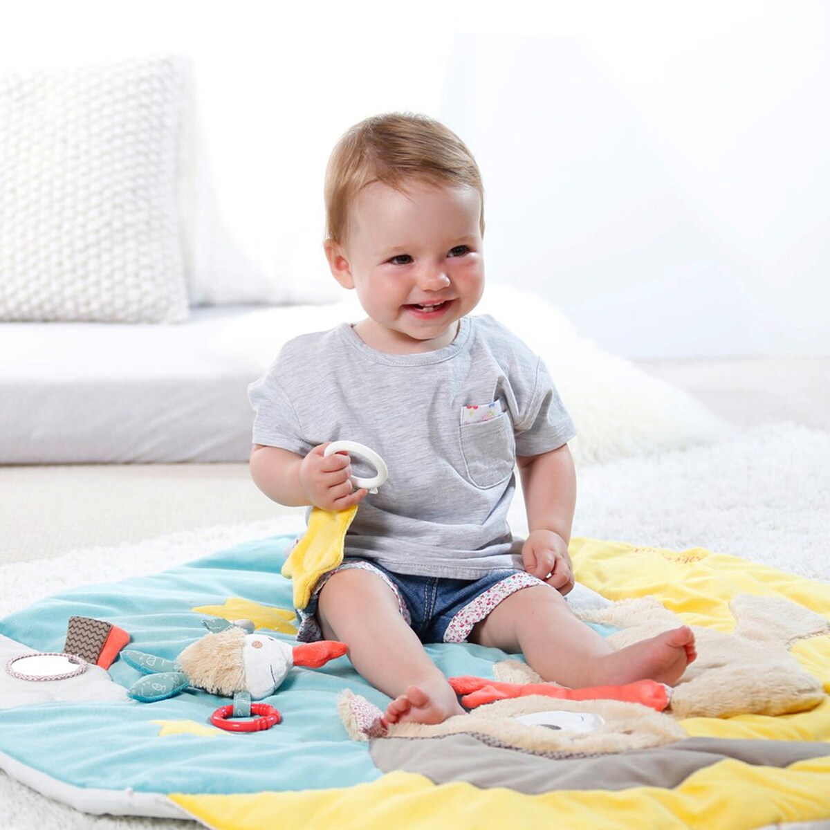 Nærbilde av myk polstring på Babygym med 3D-aktivitetsteppe Bär Bruno