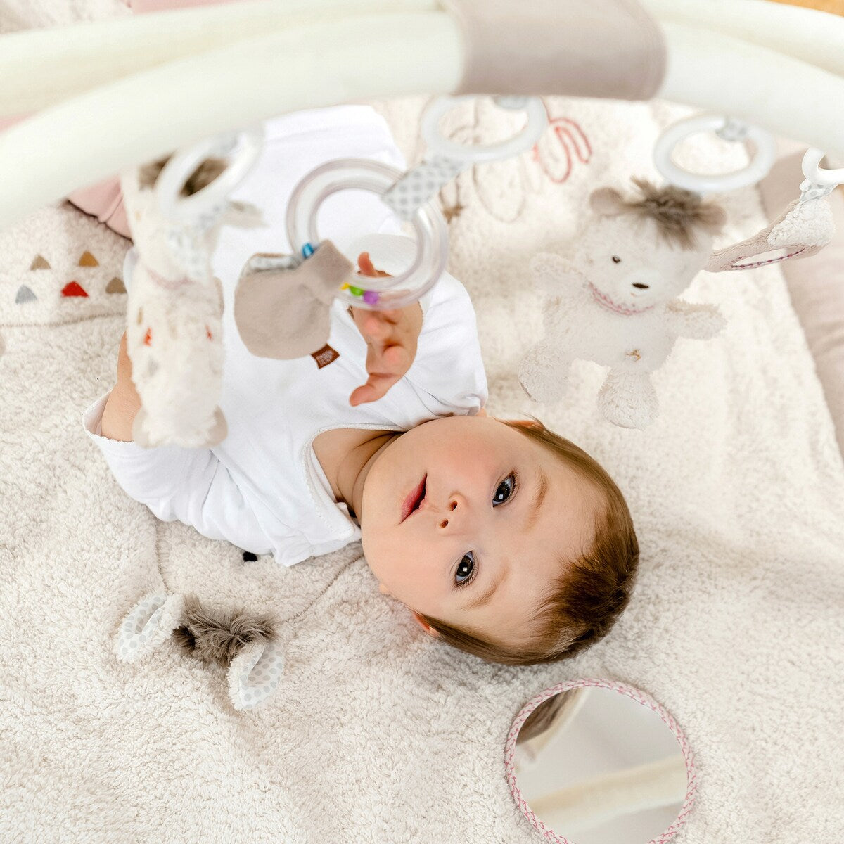 Nærbilde av teksturer på Babygym med 3D-aktivitetsteppe Peru 80x105 cm