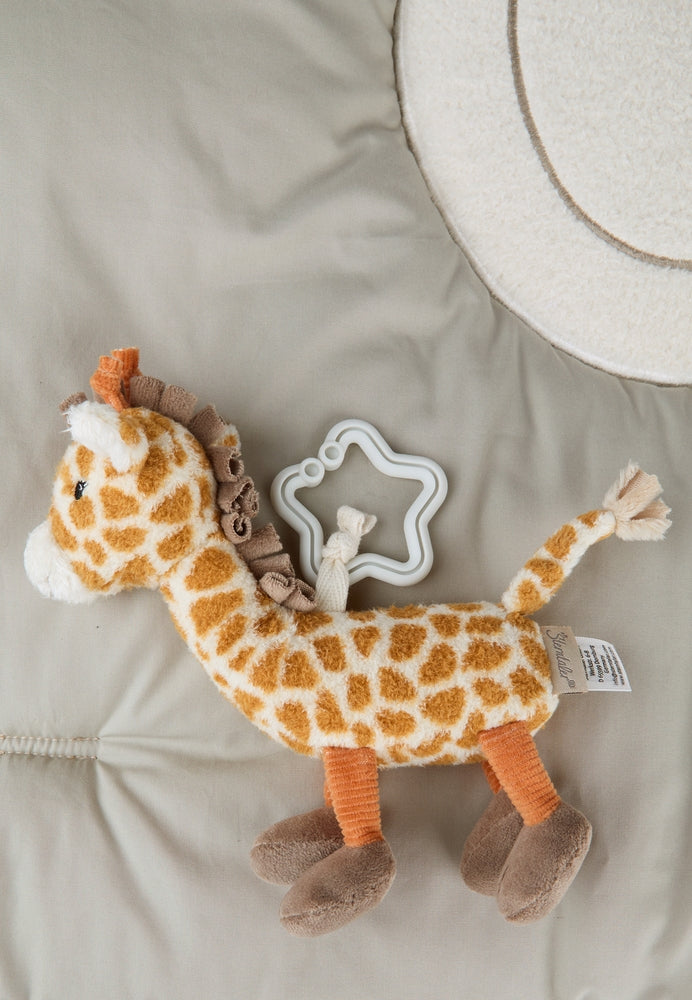 Detalj av lekeelement på Babygym med lekematte Giraffe Kaya 100x80 cm