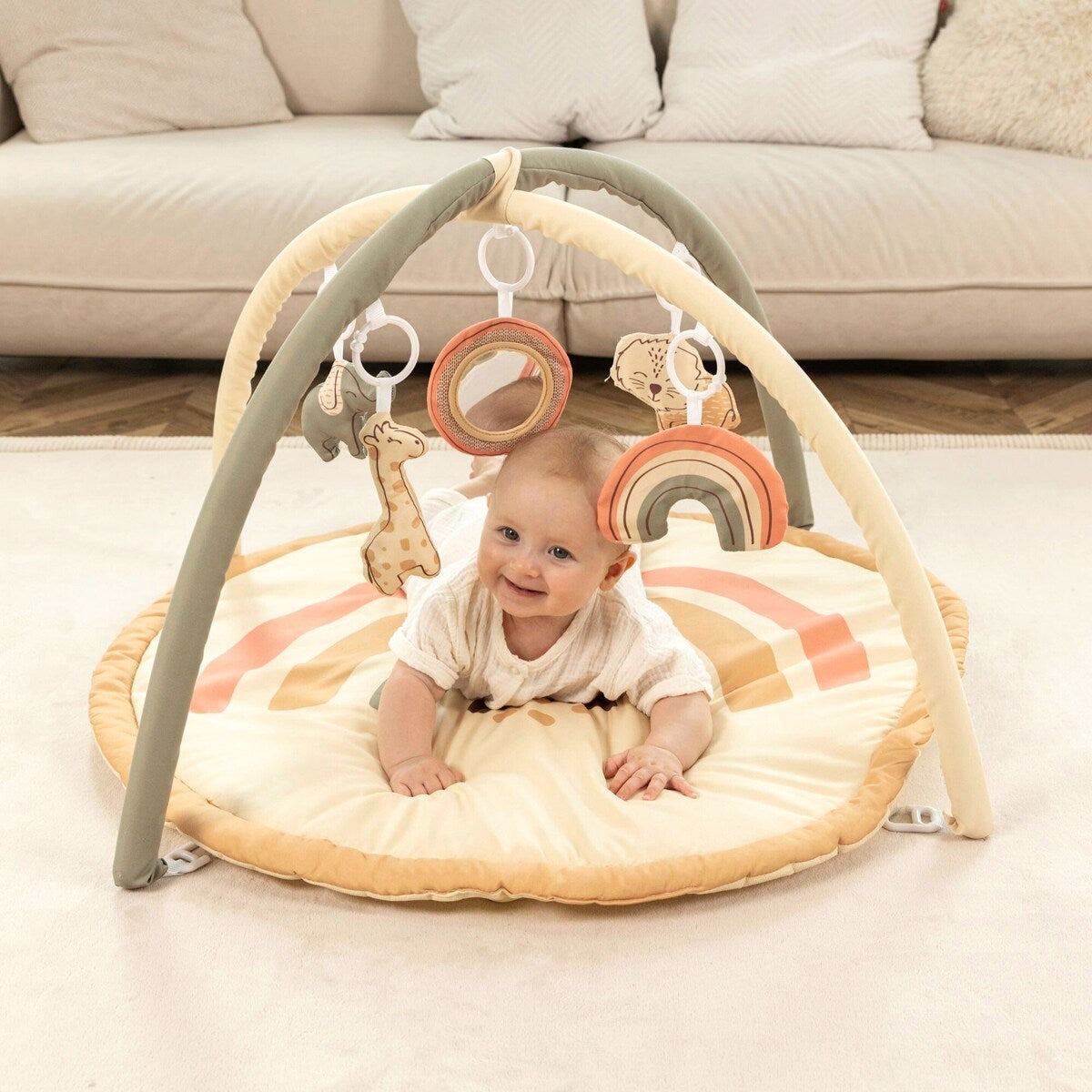 Detalj av lekene på Babygym Jungle Rainbow med aktivitetsleker