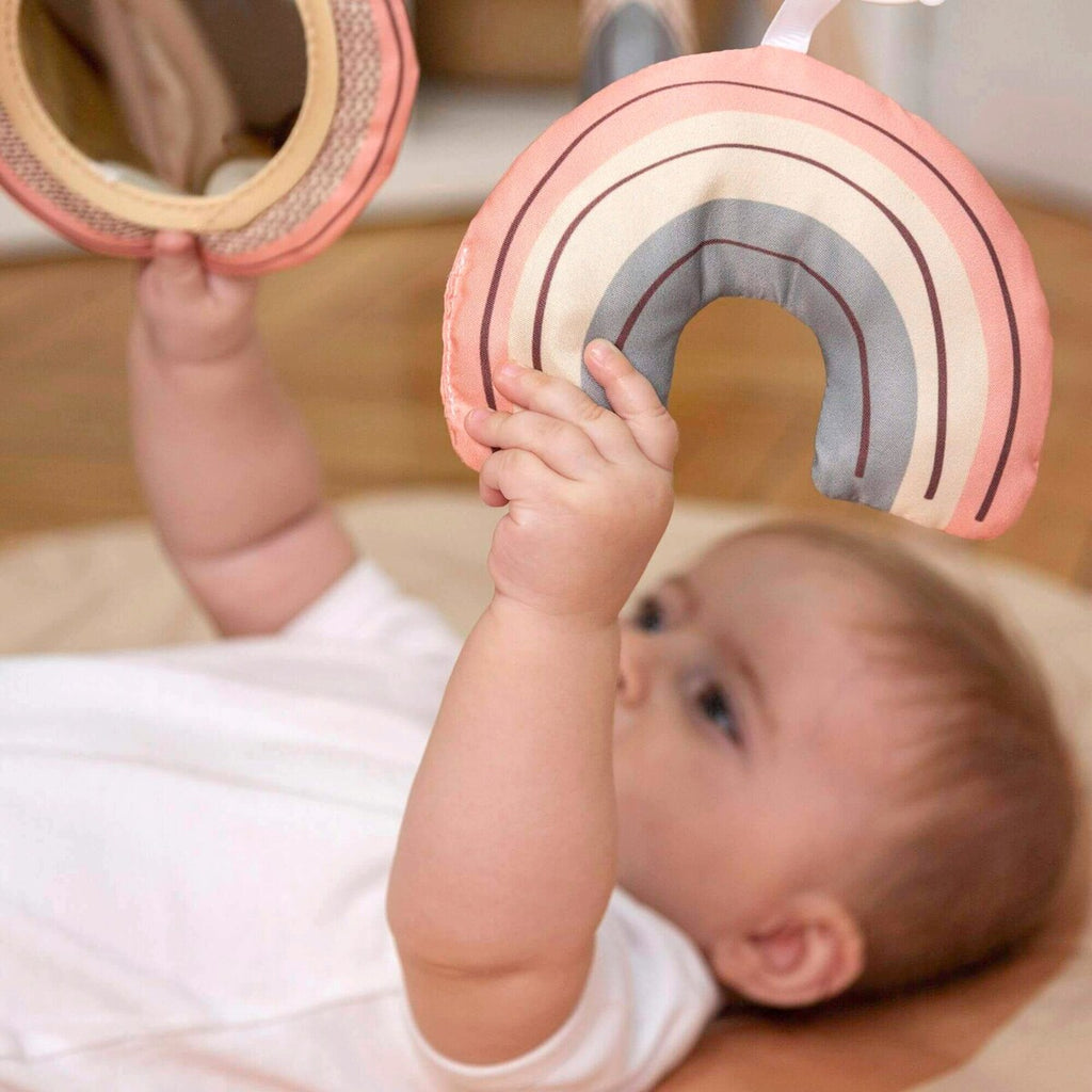 Babygym Jungle Rainbow med aktivitetsleker sett fra siden