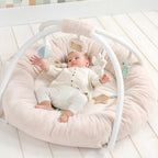 Babygym med krabbelrede Flo, Ernest & Oli med rangler