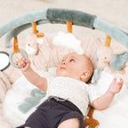 Babygym med krableteppe Luna & Axel med biteleke detalj av leker