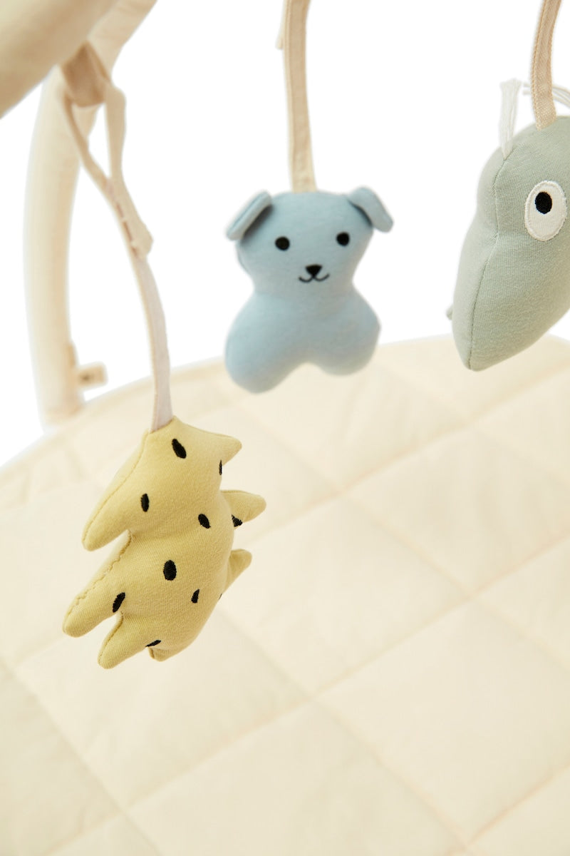 Babygymfigurer Edvin skog 5-pack bakside
