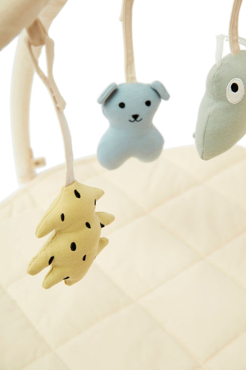 Babygymfigurer Edvin skog 5-pack bakside