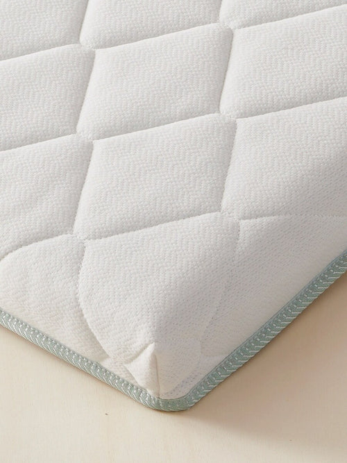 Babymadrass med Passerelle-behandling, termoregulerende polyester bakside
